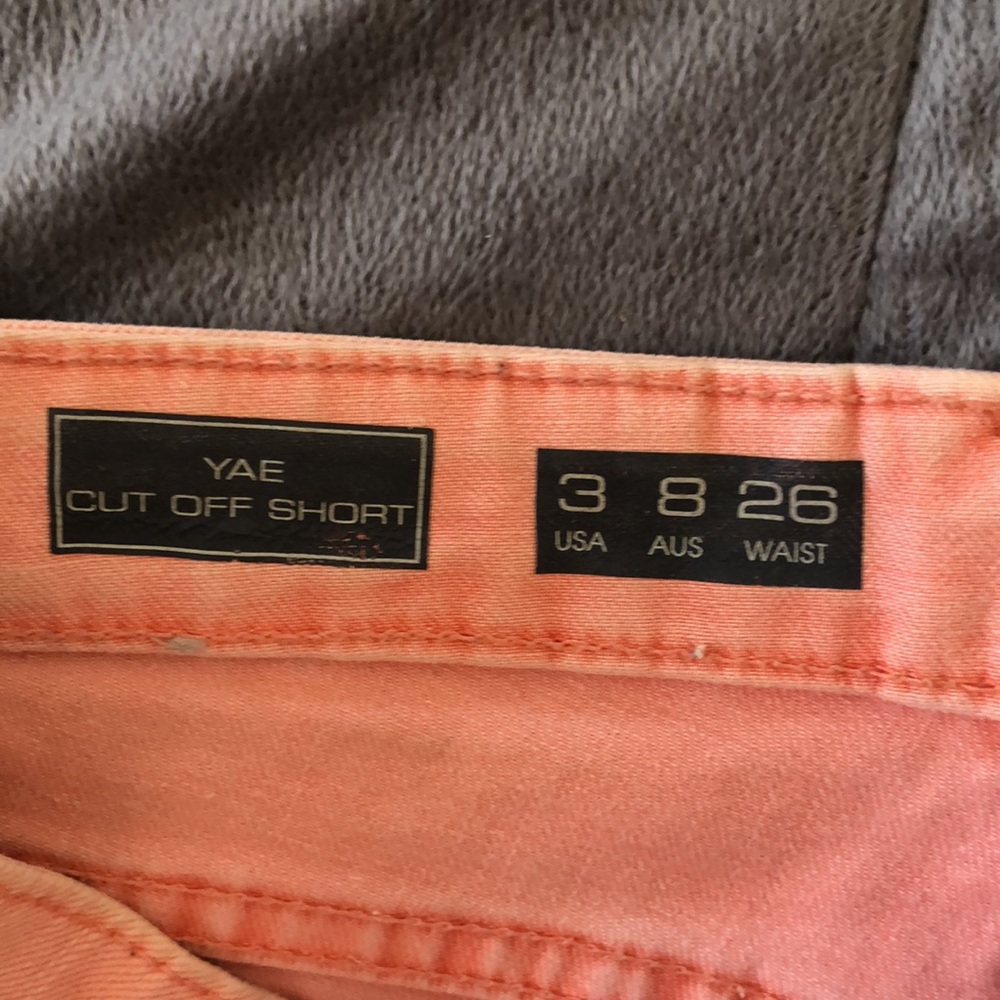 Volcom shorts - Picture 2 of 3